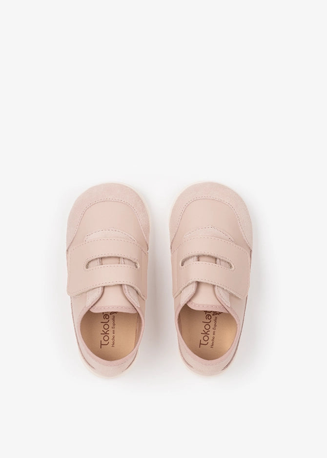 DEPORTIVA BAREFOOT NUDE