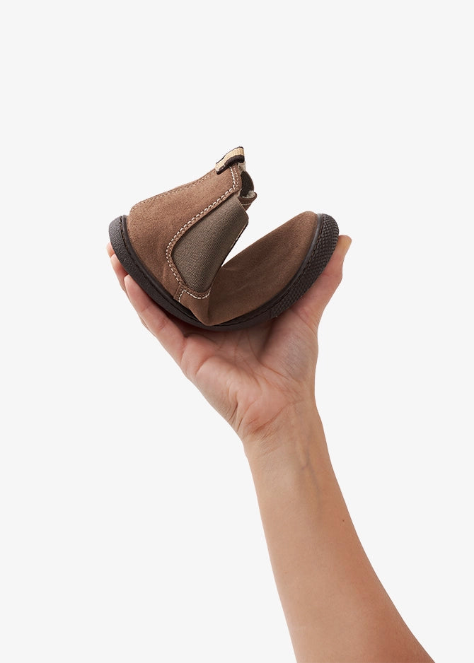 BOTIN CHELSEA CUERO BAREFOOT CON CHIPORRO - CAFÉ