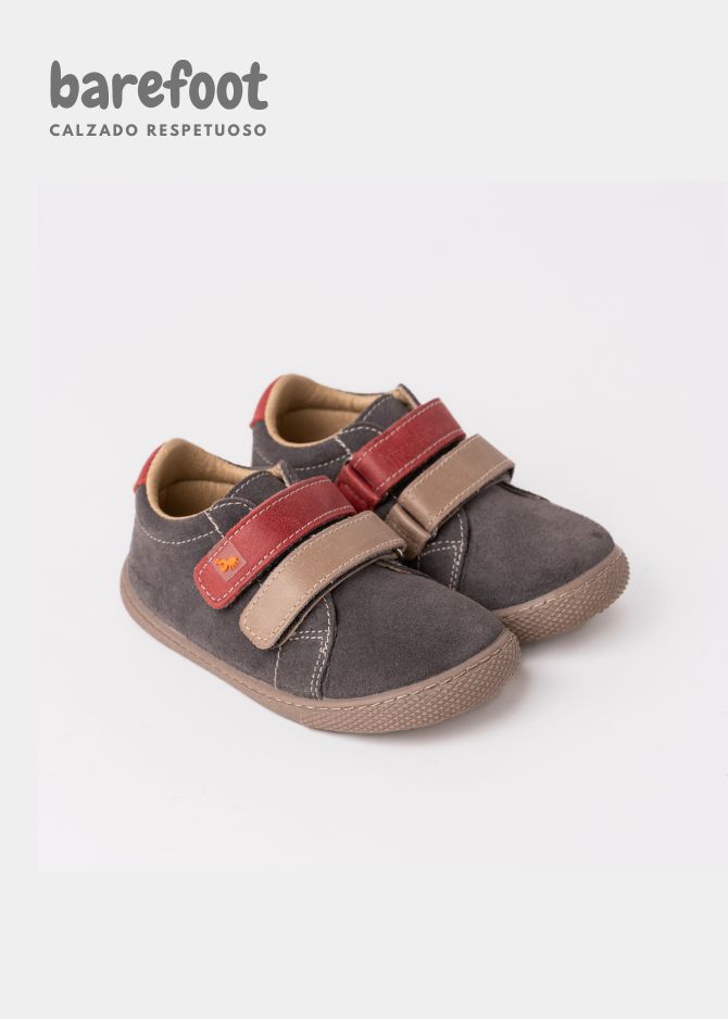 CALZADO CUERO BAREFOOT DOBLE VELCRO - GRIS ANTRACITA