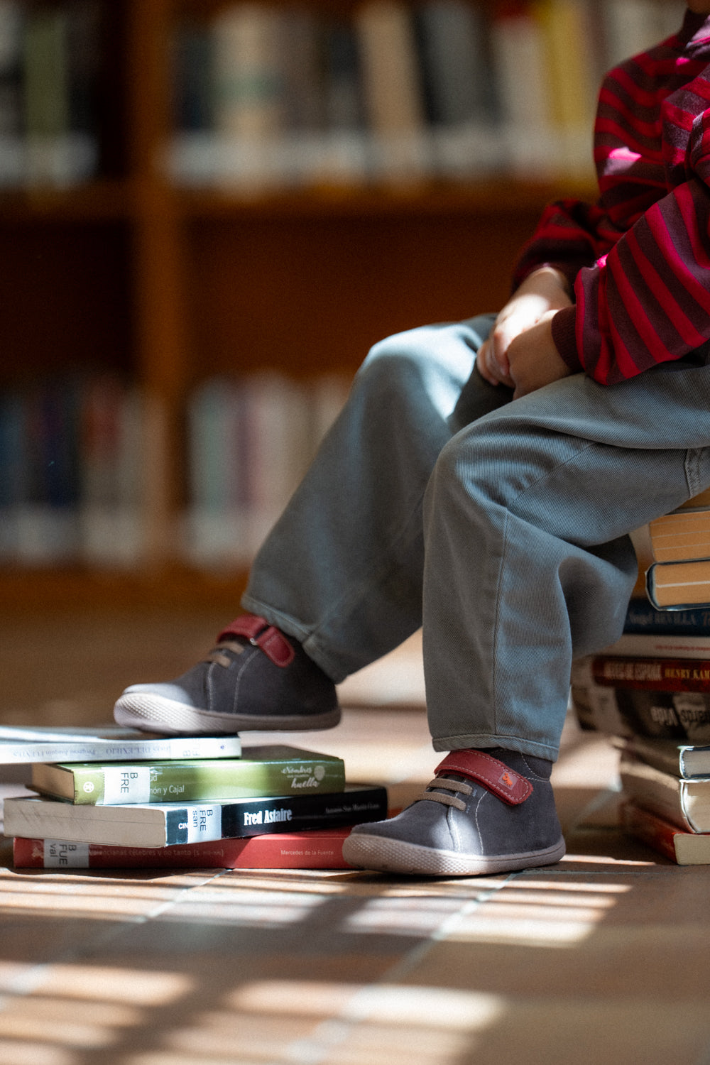 BOTIN CUERO BAREFOOT CON CHIPORRO NIX - GRIS ANTRACITA