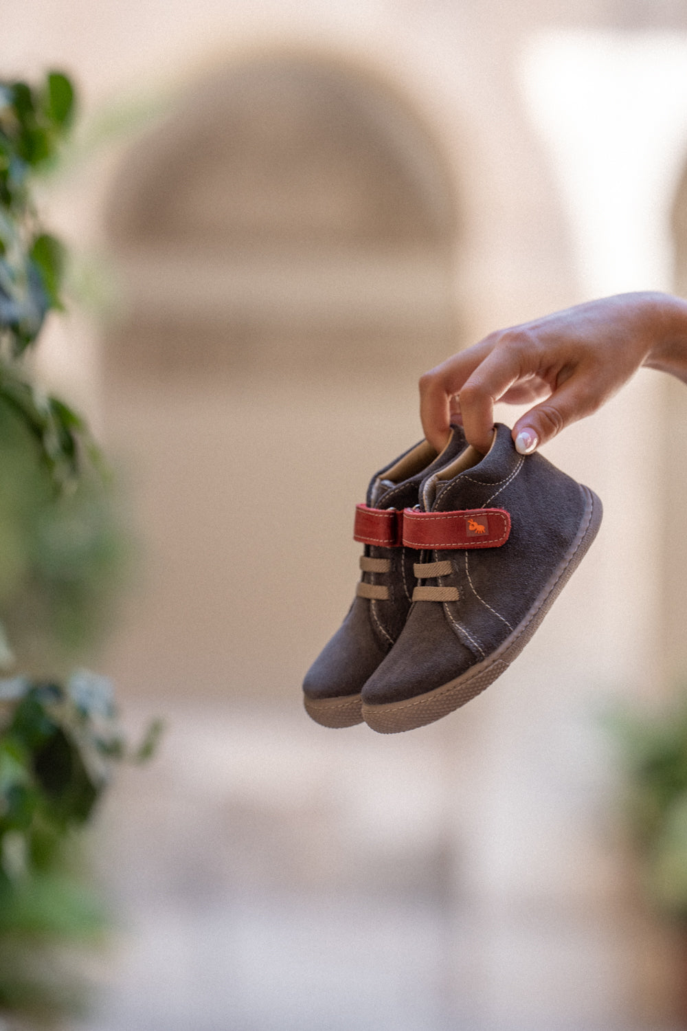 BOTIN CUERO BAREFOOT CON CHIPORRO NIX - GRIS ANTRACITA